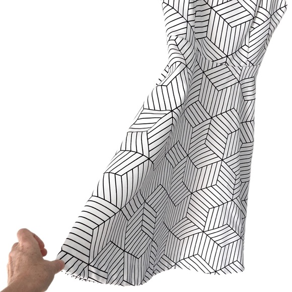 KEEPSAKE fit & flare white Dress black geometric print - Picture 4 of 7